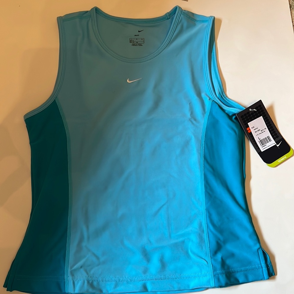 Nike workout top